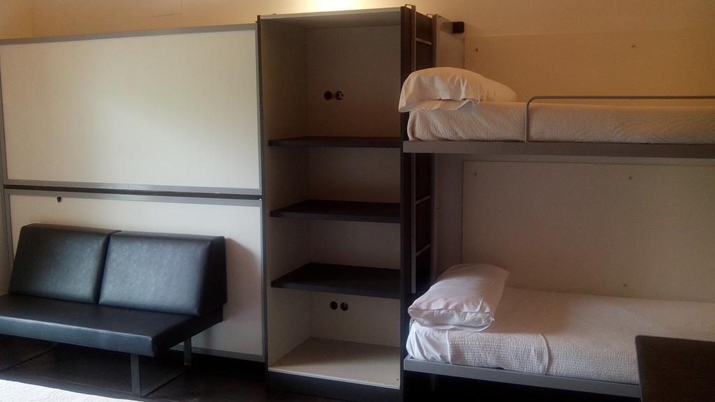 Albergue/Auberge Ulia Youth Hostel سان سيباستيان الغرفة الصورة