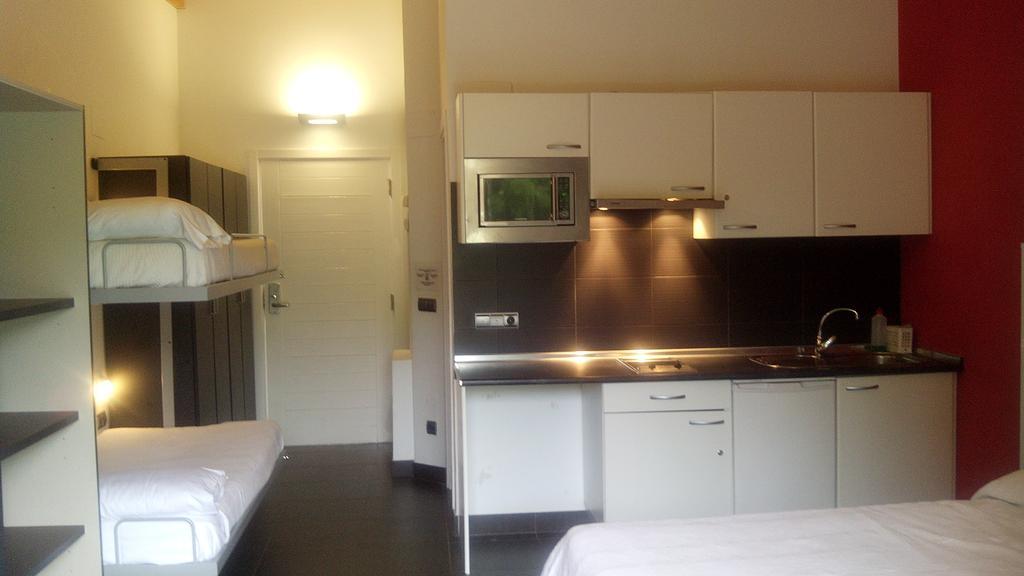Albergue/Auberge Ulia Youth Hostel سان سيباستيان الغرفة الصورة
