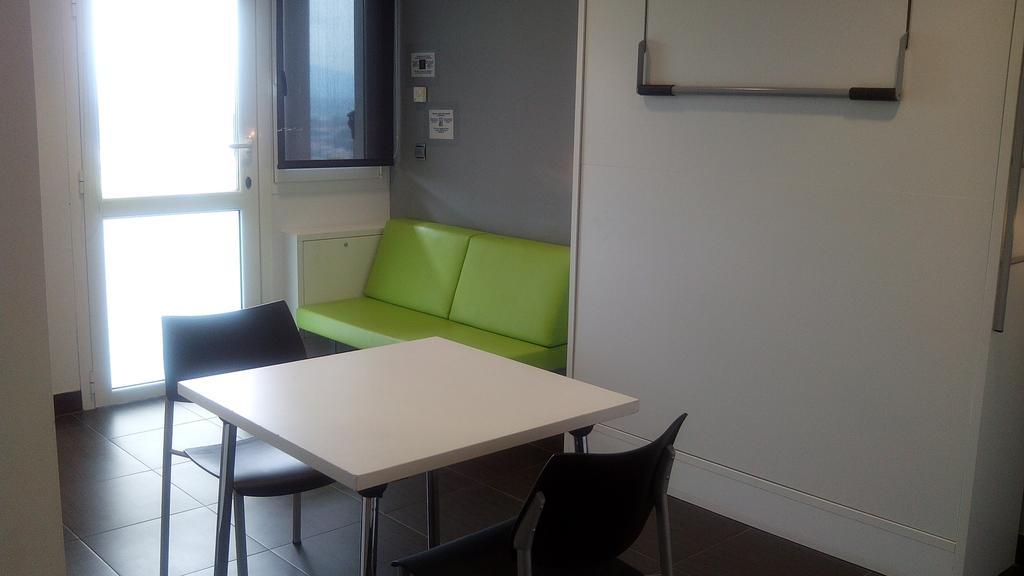Albergue/Auberge Ulia Youth Hostel سان سيباستيان الغرفة الصورة